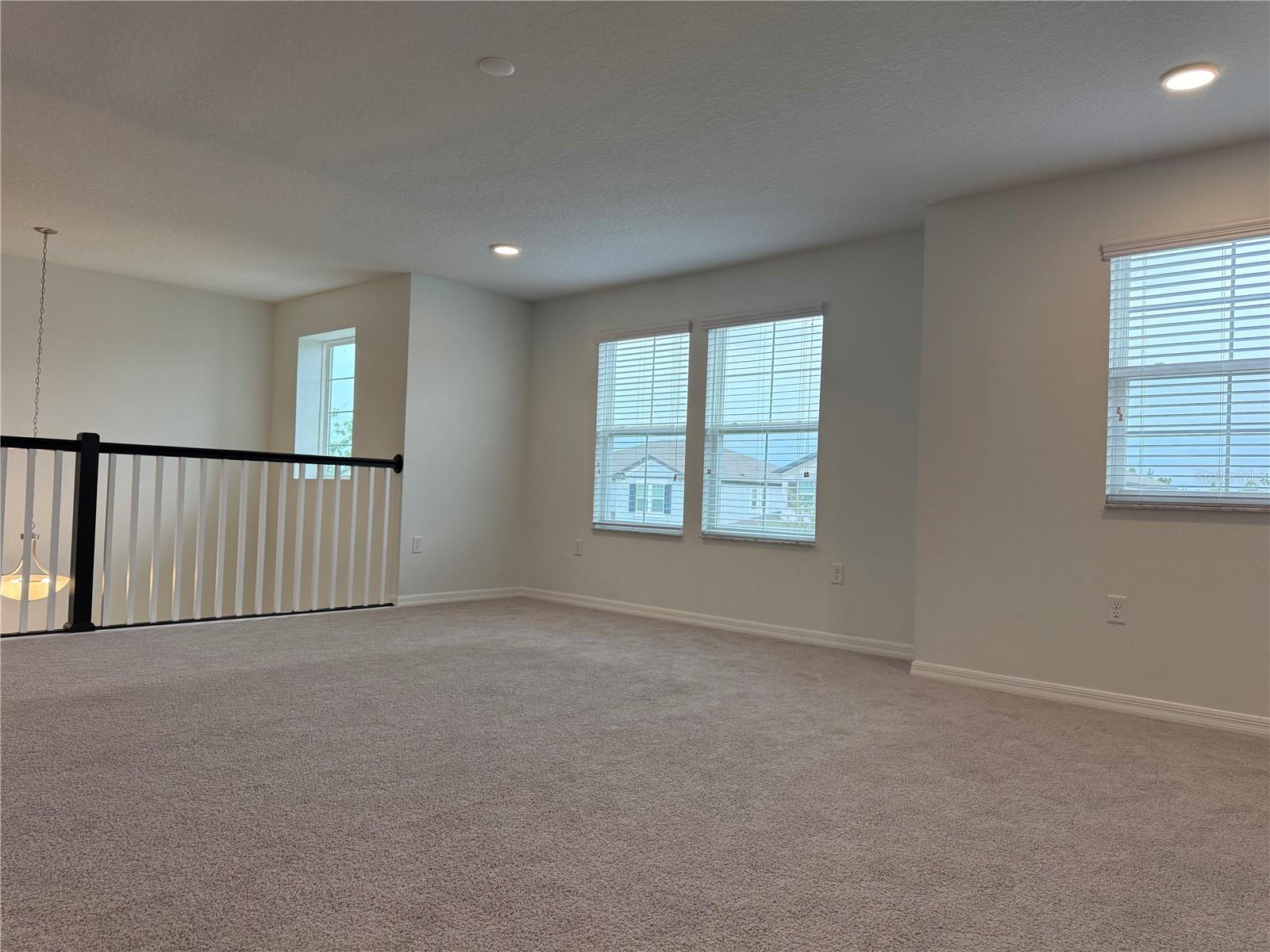 33263 SYCAMORE LEAF DR, WESLEY CHAPEL, FL — photo 35
