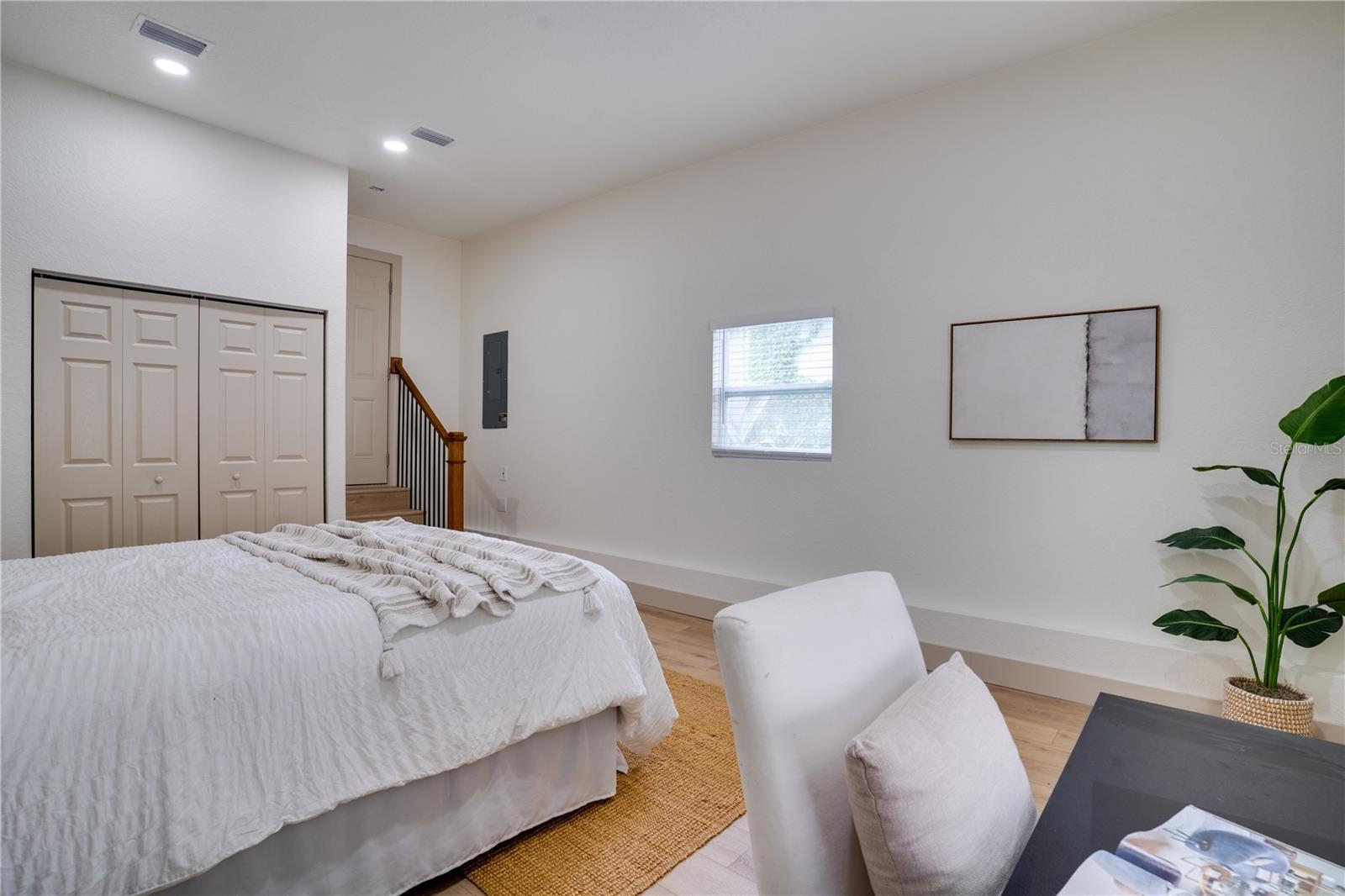 326 41ST AVE N, ST PETERSBURG, FL — photo 17