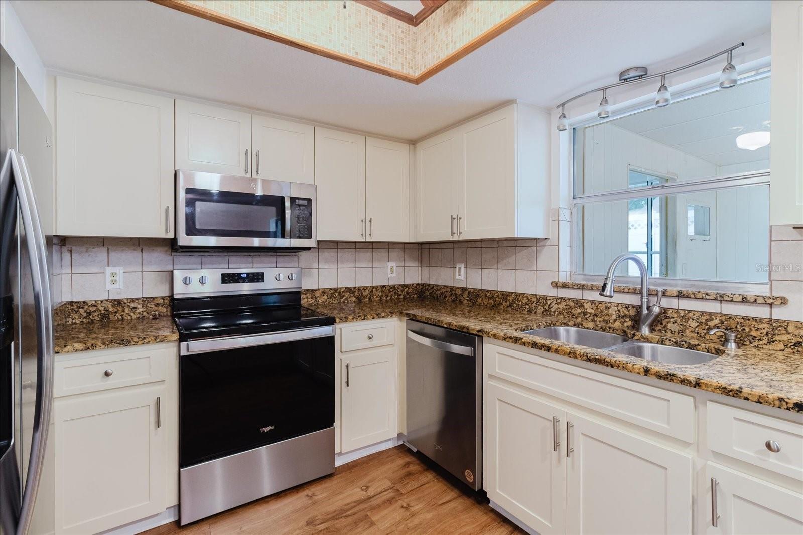 1201 CARA DR, LARGO, FL — photo 5