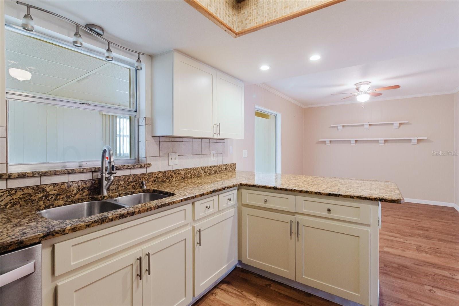 1201 CARA DR, LARGO, FL — photo 6