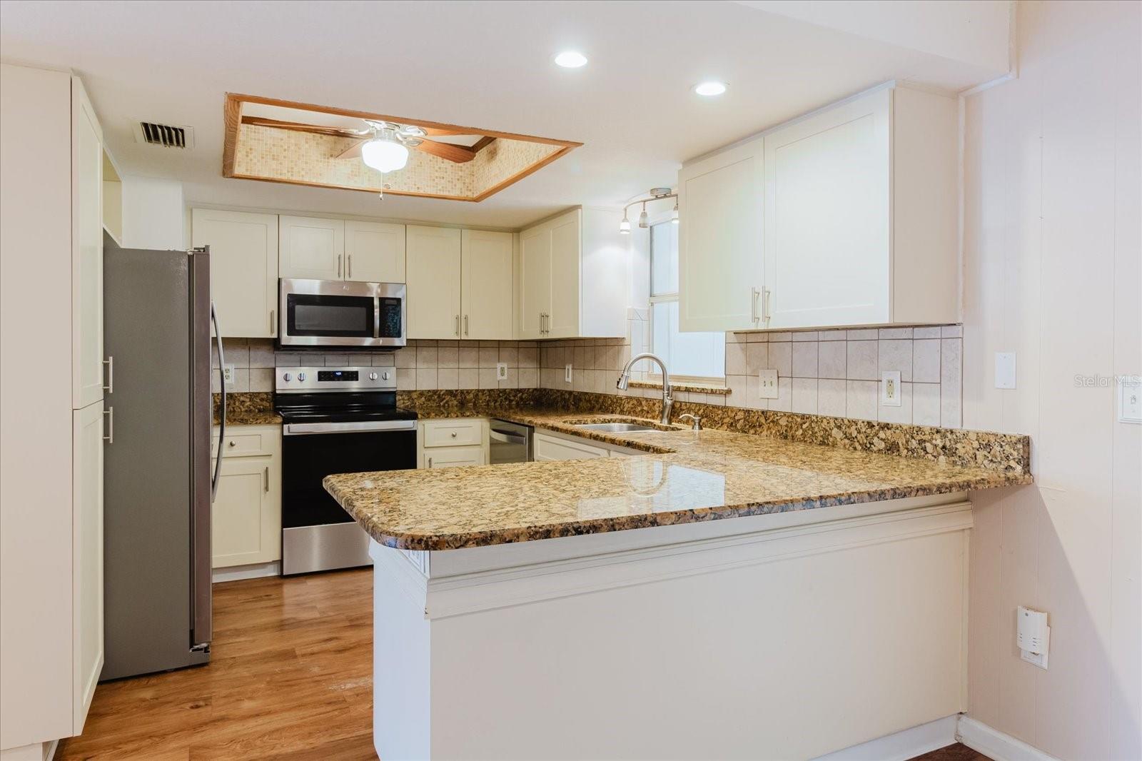 1201 CARA DR, LARGO, FL — photo 36