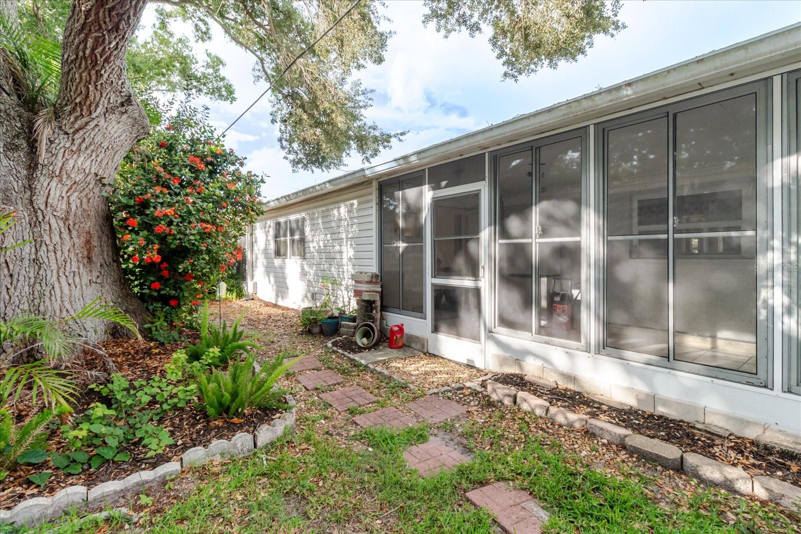 1201 CARA DR, LARGO, FL — photo 63