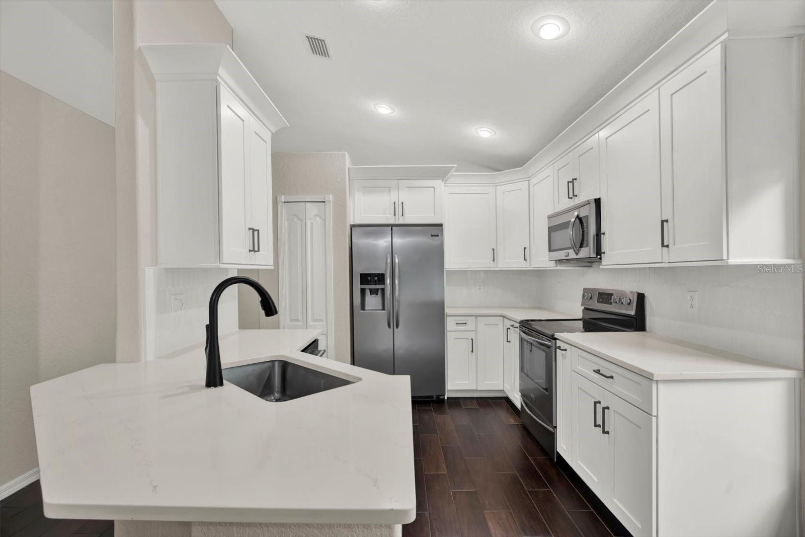 16002 ROBEY CT, TAMPA, FL — photo 3