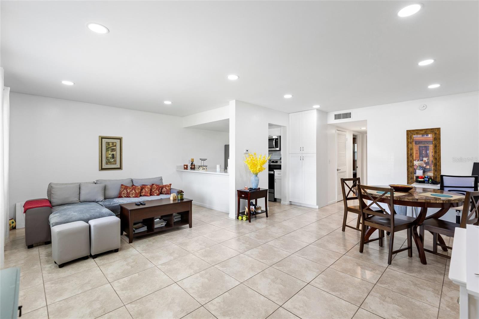 2525 W BAY DR #D13, LARGO, FL — photo 7