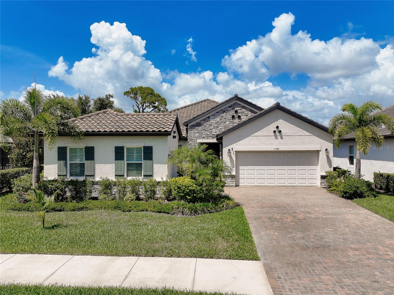 11484 MONTSERRAT DR, VENICE, FL — photo 2