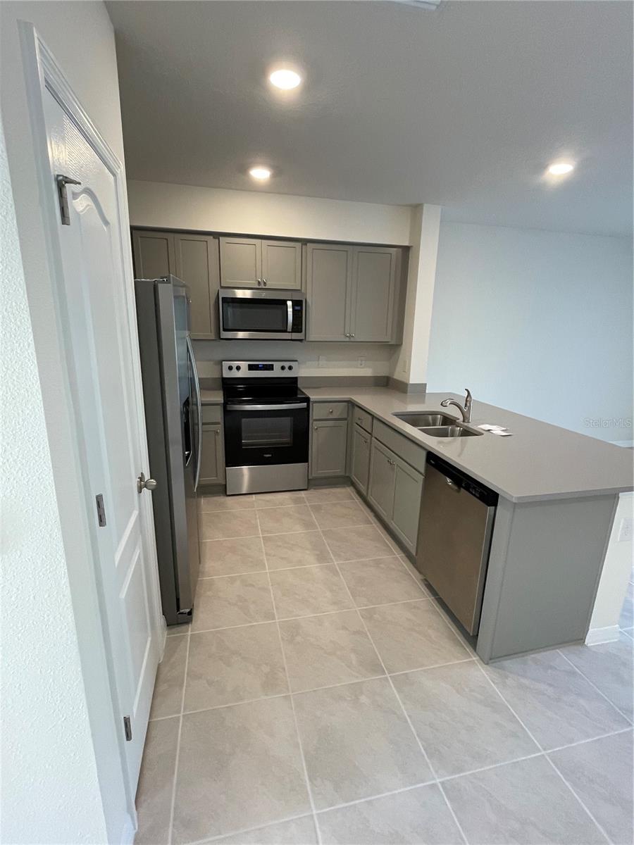 3057 CANARY AVE, DAVENPORT, FL — photo 4