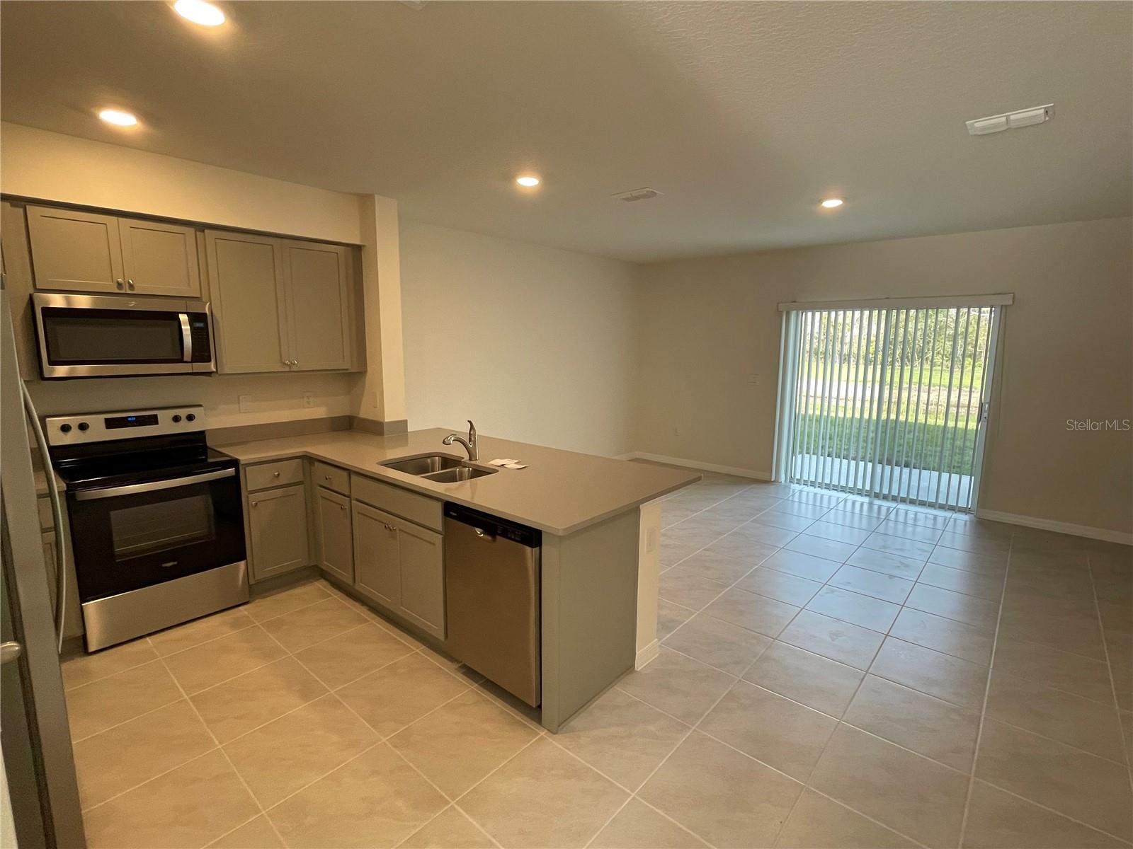 3057 CANARY AVE, DAVENPORT, FL — photo 5