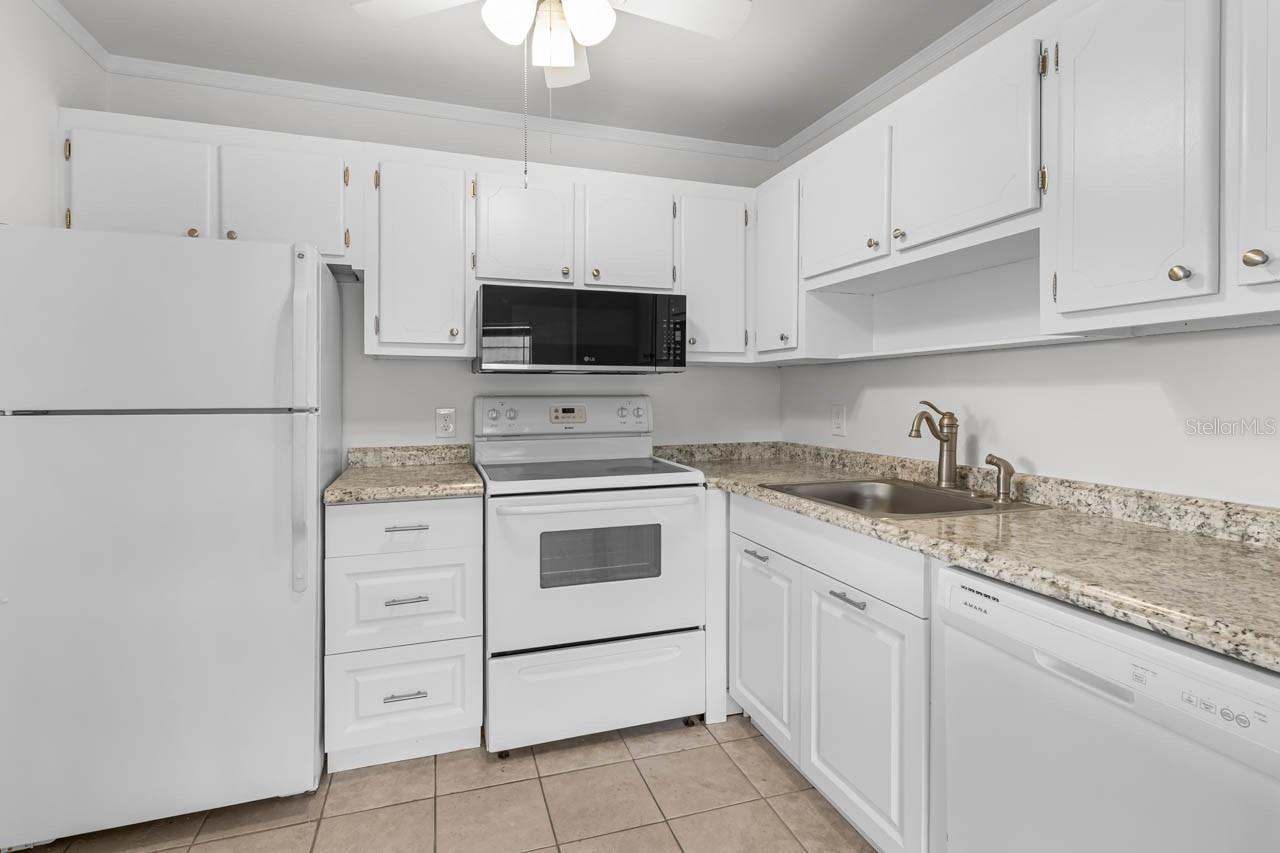 1901 ANDOVER WAY #38, SUN CITY CENTER, FL — photo 12
