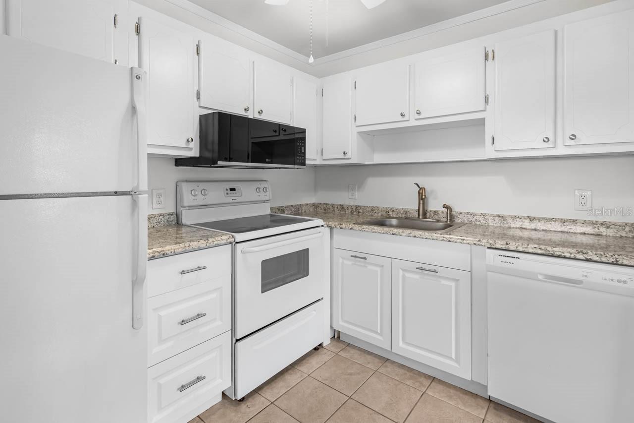 1901 ANDOVER WAY #38, SUN CITY CENTER, FL — photo 13