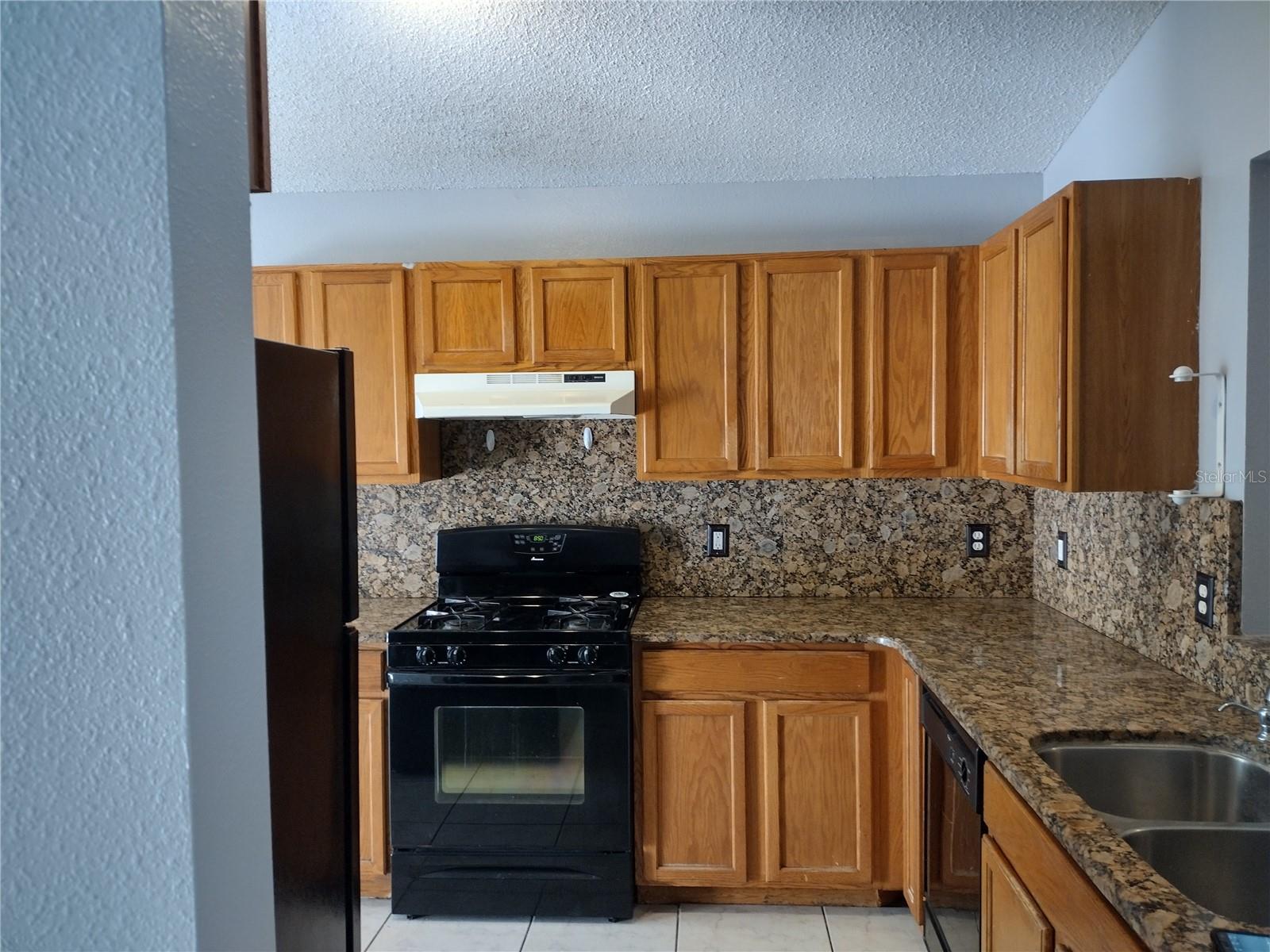 2358 BLUE SAPPHIRE CIR, ORLANDO, FL — photo 7