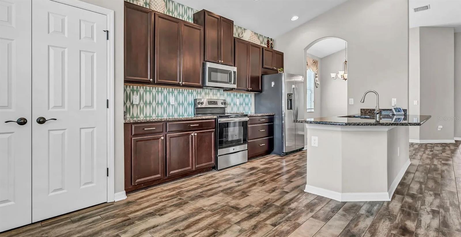 7328 BLUE BEECH DR, RIVERVIEW, FL — photo 2