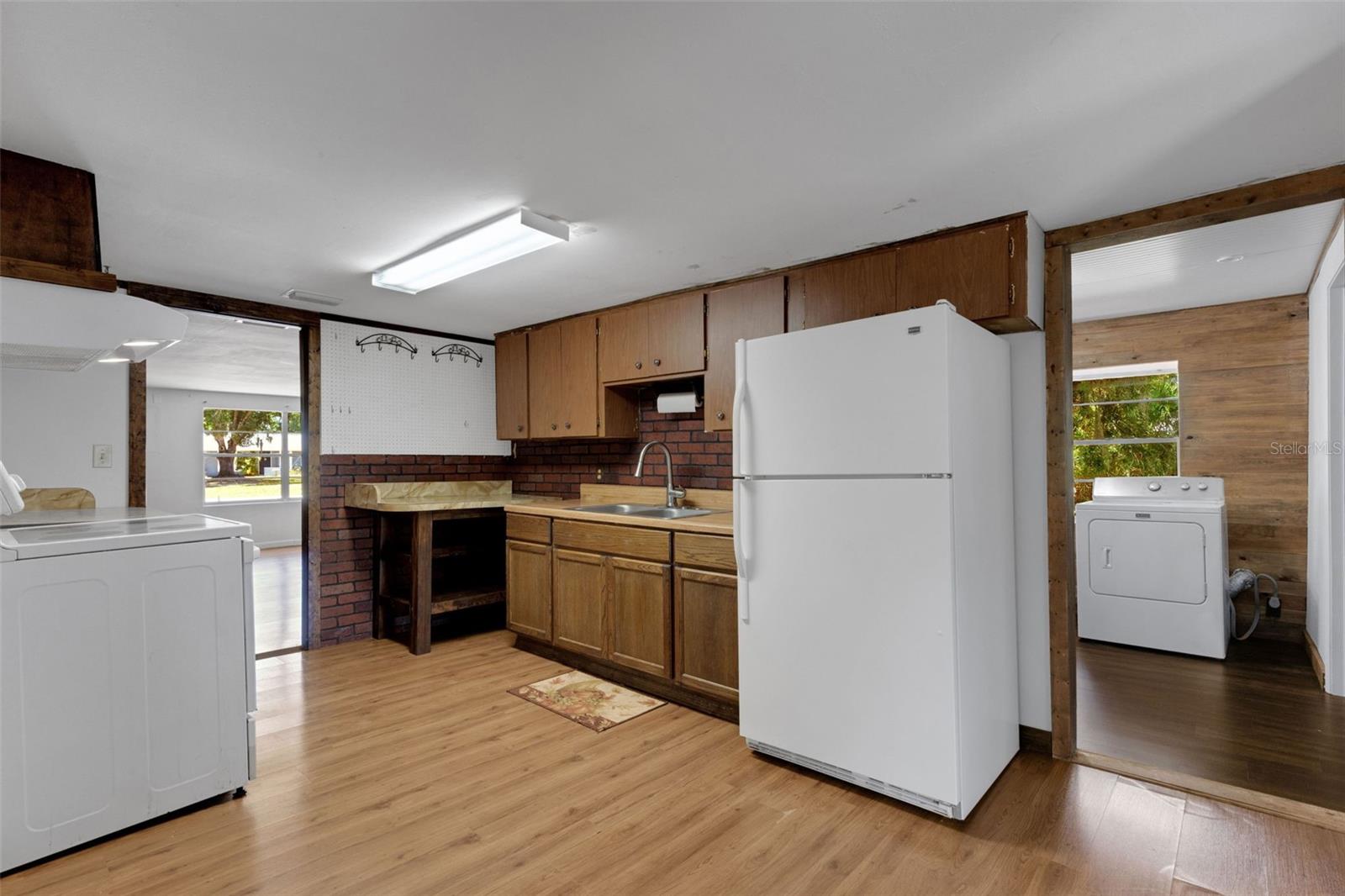 8010 BROWER DR, BRADENTON, FL — photo 15