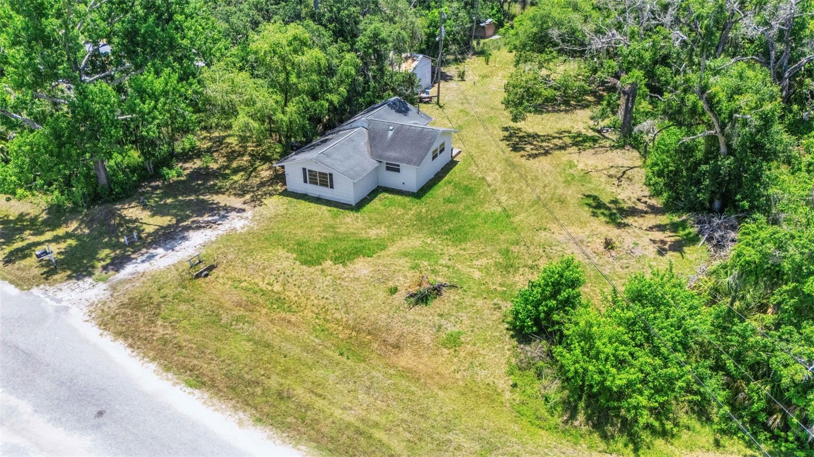 8010 BROWER DR, BRADENTON, FL — photo 2