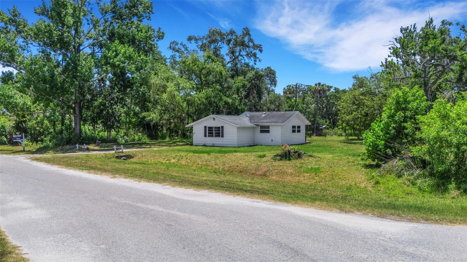 8010 BROWER DR, BRADENTON, FL — photo 46