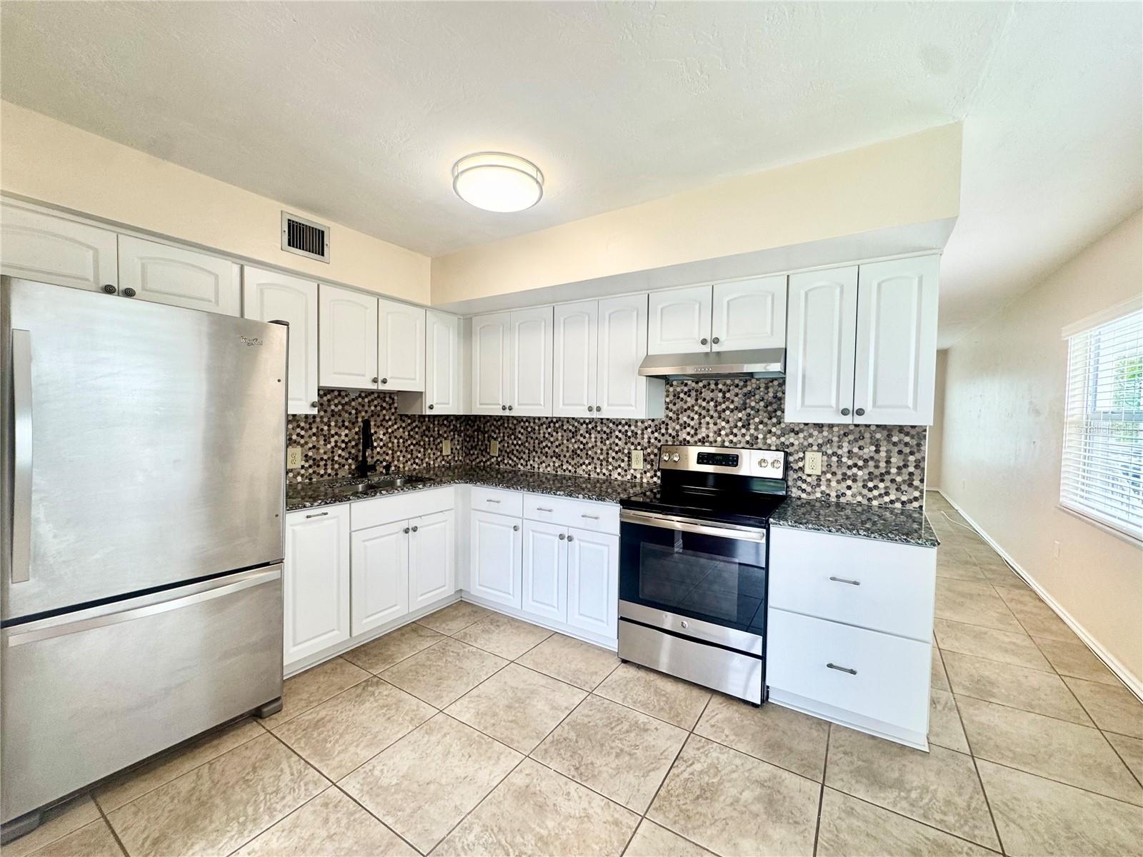 2020 WORLD PARKWAY BLVD #54, CLEARWATER, FL — photo 2