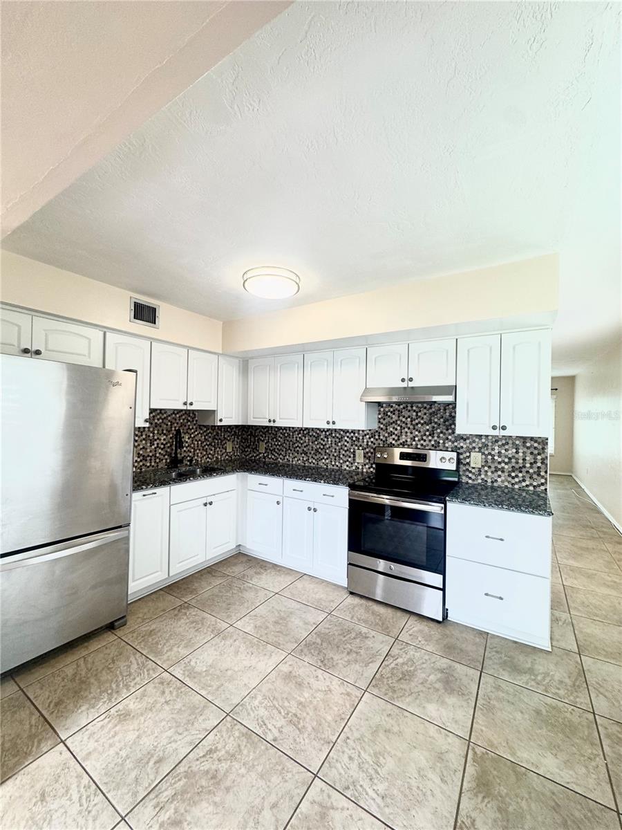 2020 WORLD PARKWAY BLVD #54, CLEARWATER, FL — photo 3