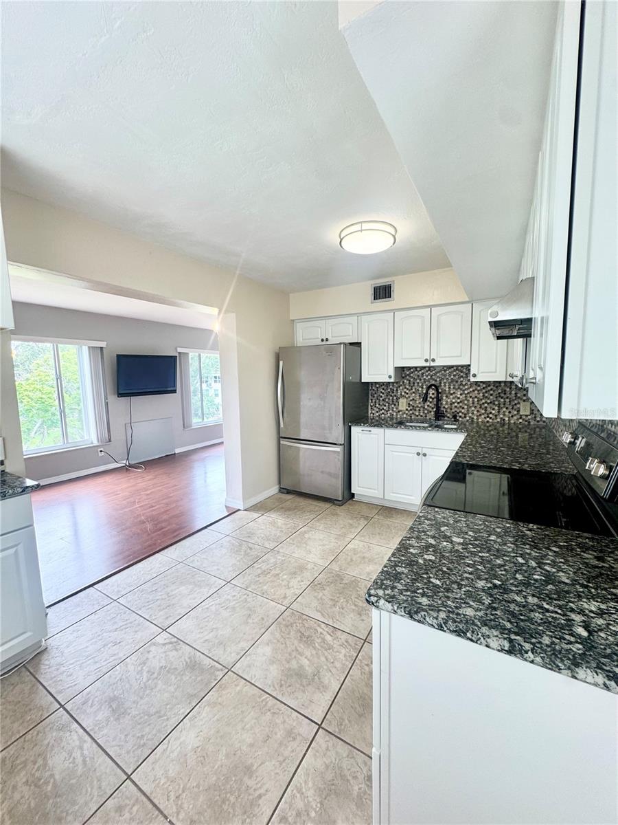 2020 WORLD PARKWAY BLVD #54, CLEARWATER, FL — photo 4