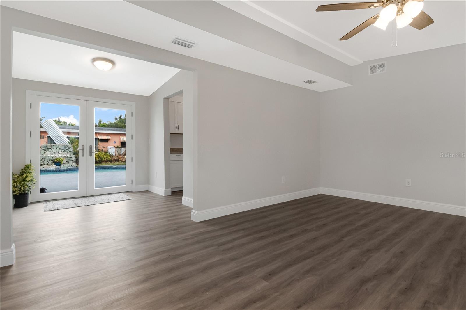 2216 E 109TH AVE, TAMPA, FL — photo 3
