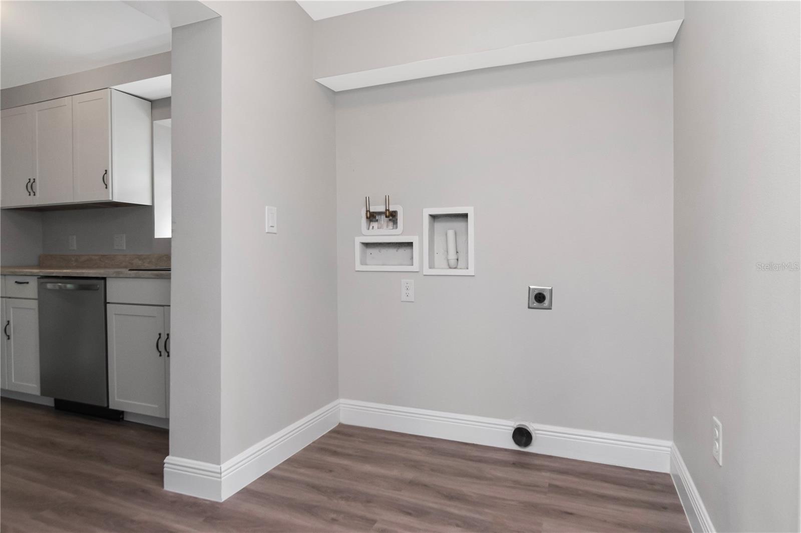 2216 E 109TH AVE, TAMPA, FL — photo 22