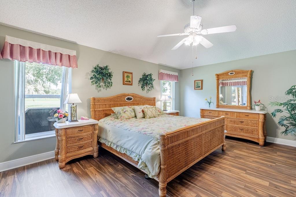 877 WINIFRED WAY, THE VILLAGES, FL — photo 5