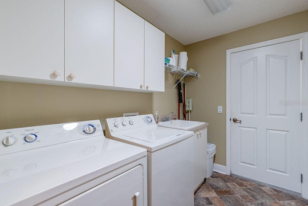 877 WINIFRED WAY, THE VILLAGES, FL — photo 18
