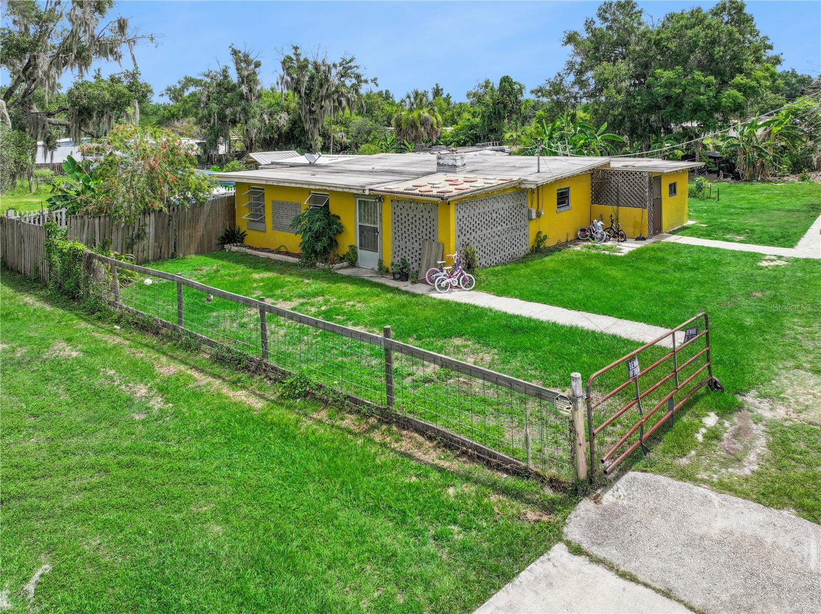 825 COOK RD, MULBERRY, FL