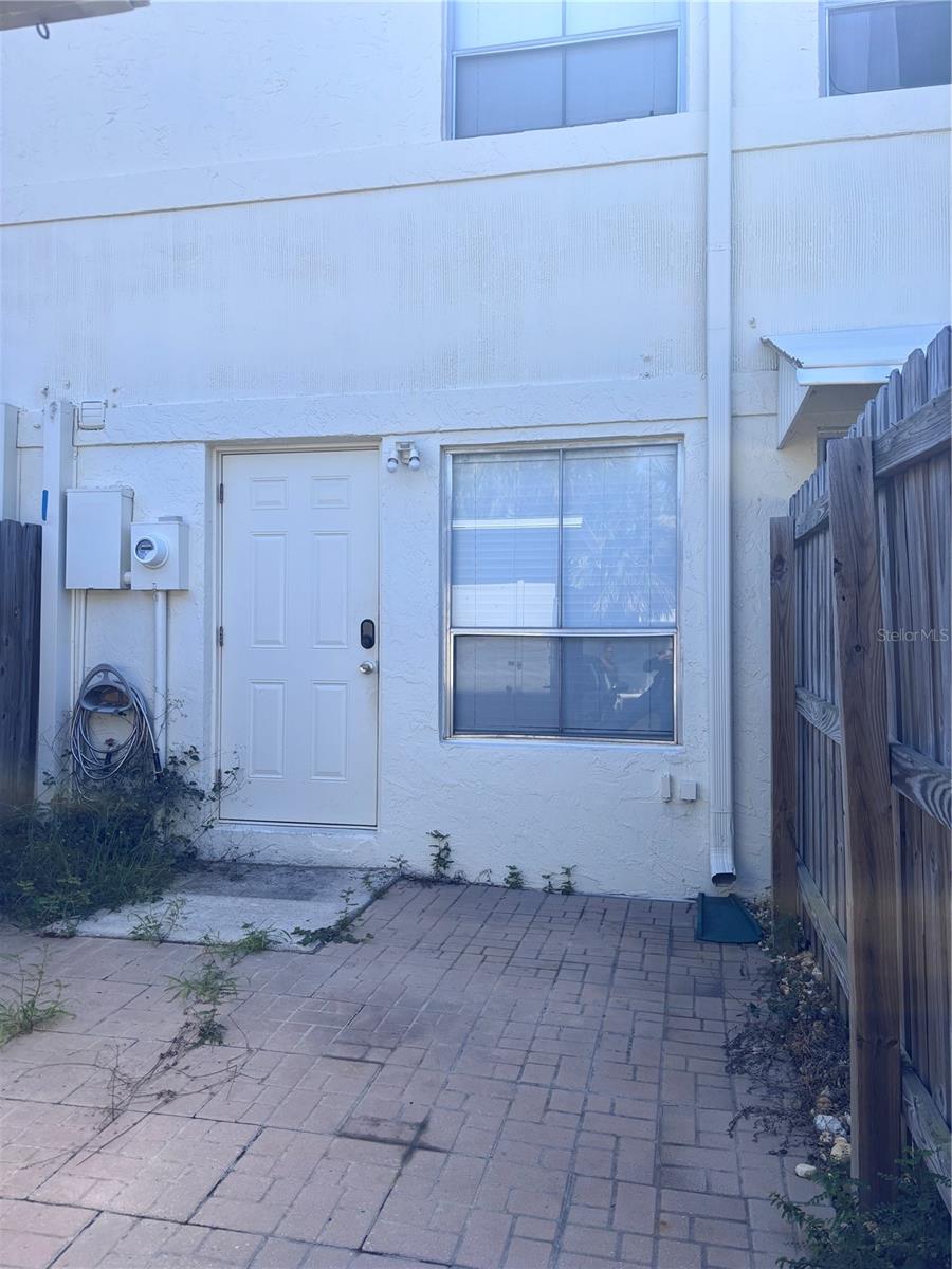 4515 LA CAPRI CT, TAMPA, FL