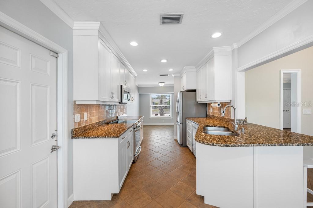 10308 SANDPIPER RD W, BRADENTON, FL — photo 7