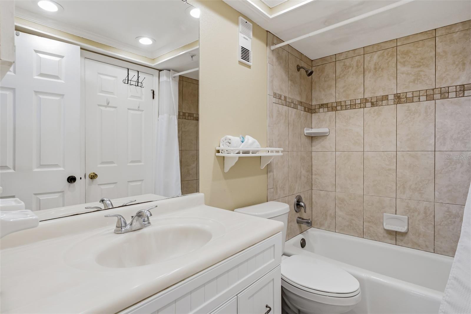 17200 GULF BLVD #202, NORTH REDINGTON BEACH, FL — photo 22