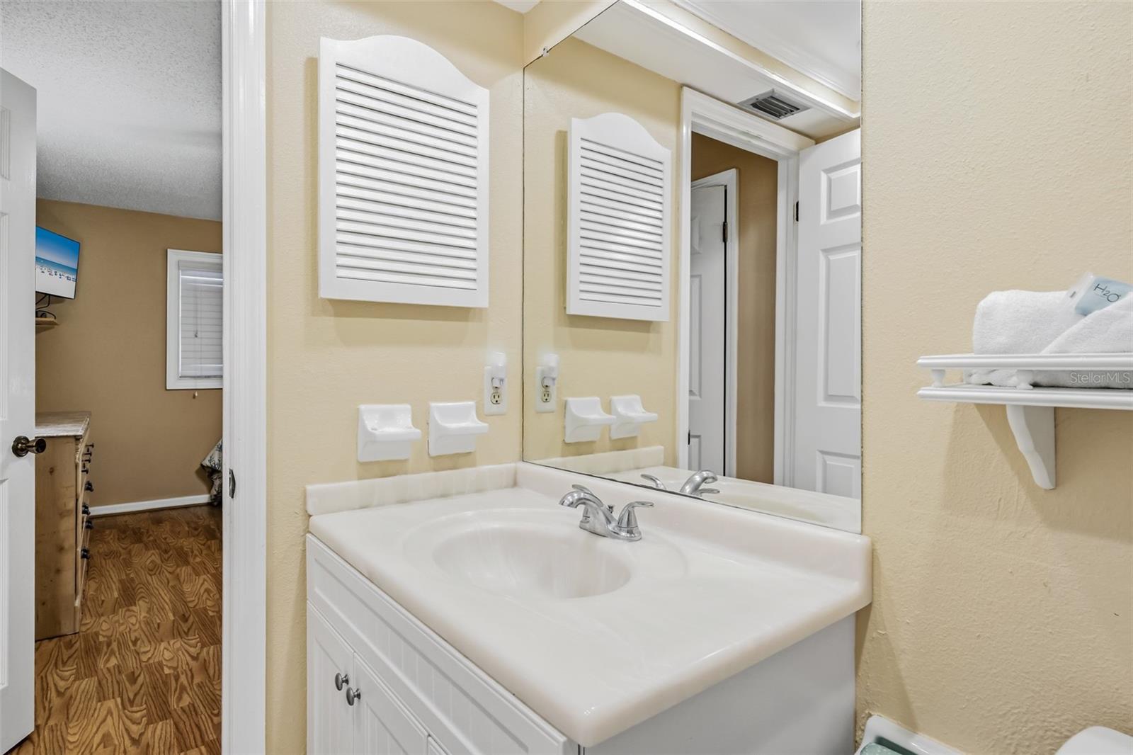 17200 GULF BLVD #202, NORTH REDINGTON BEACH, FL — photo 23
