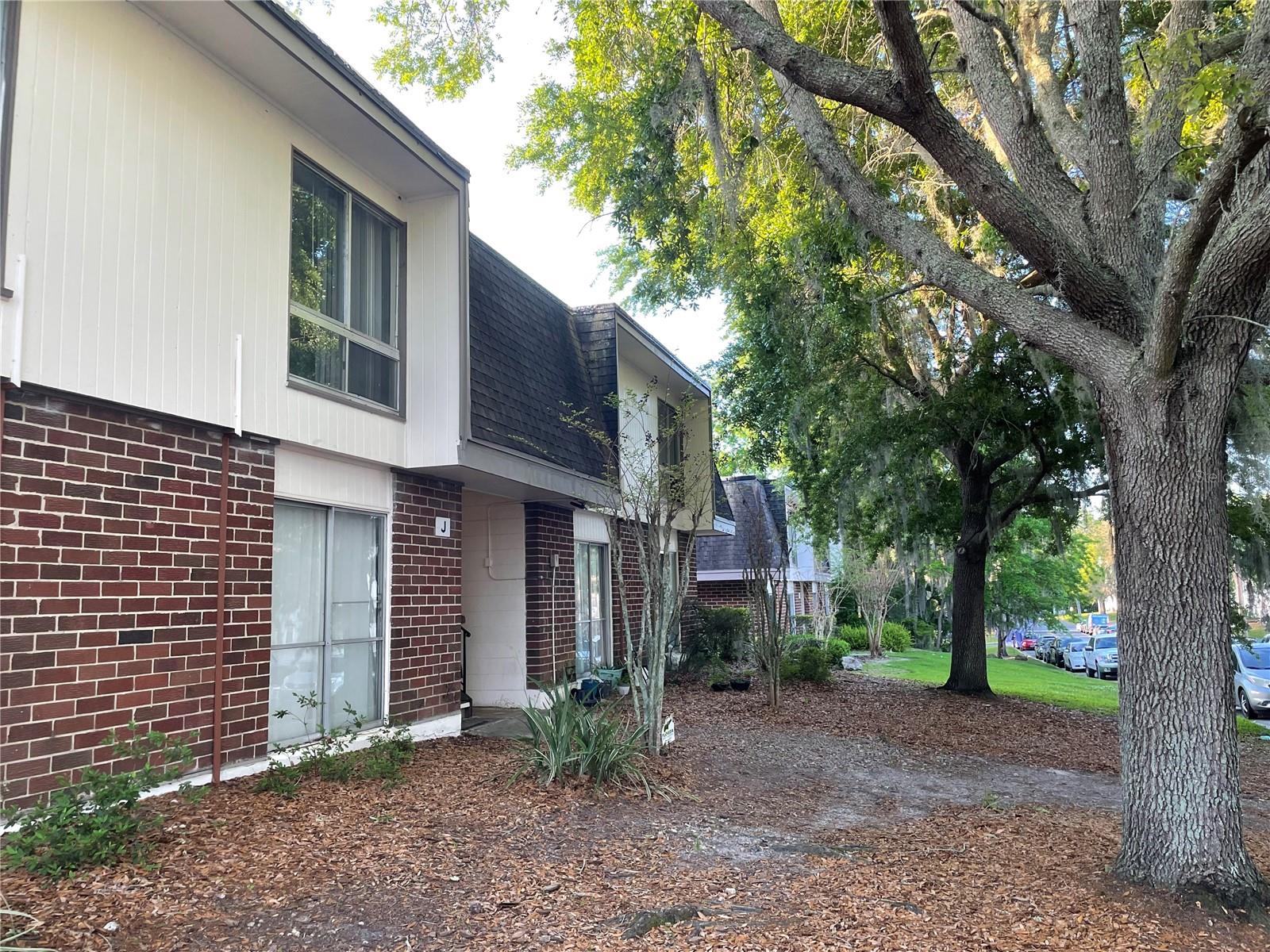 1700 SW 16TH CT #J24, GAINESVILLE, FL — photo 2