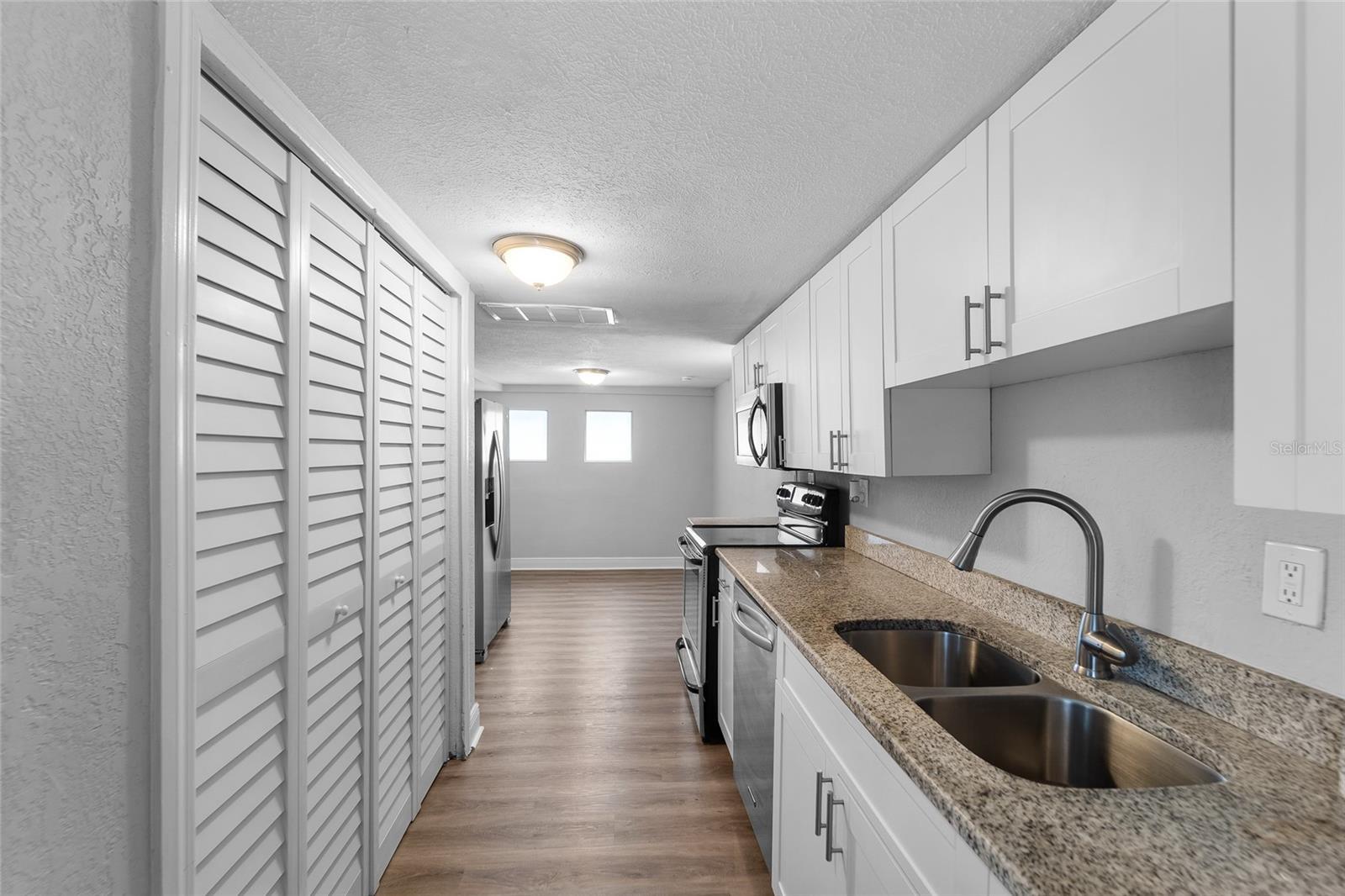 115 W ALLISON CT, TAMPA, FL — photo 11
