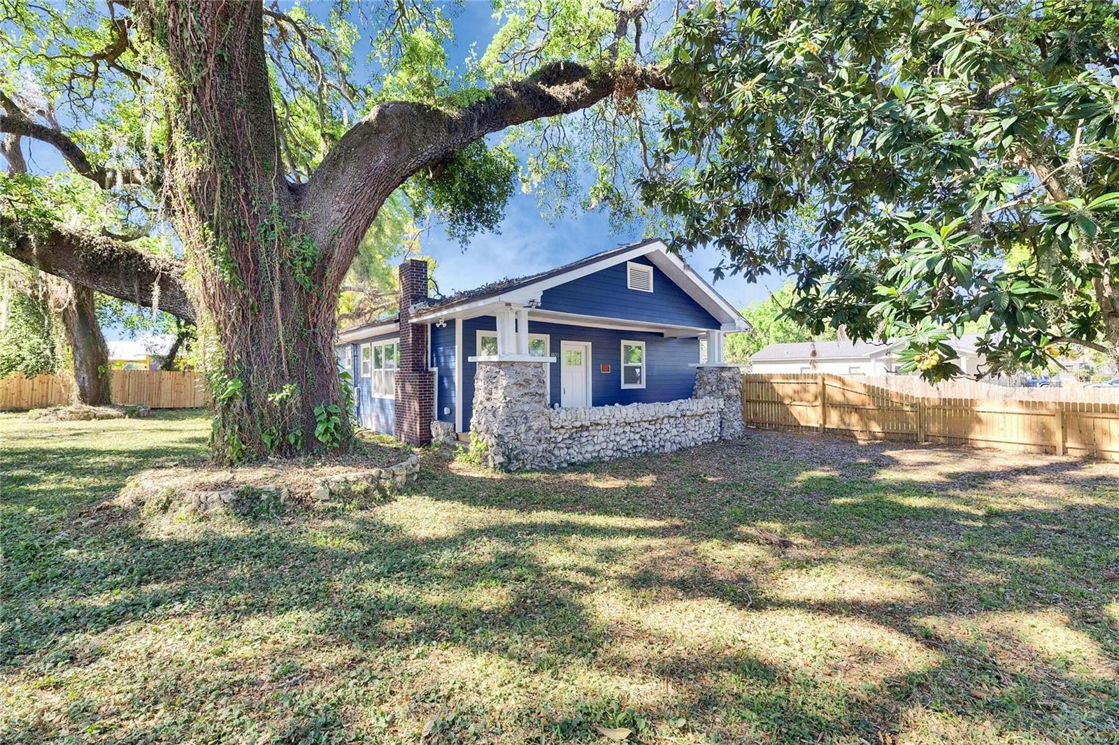 1021 E 25TH AVE, TAMPA, FL — photo 2