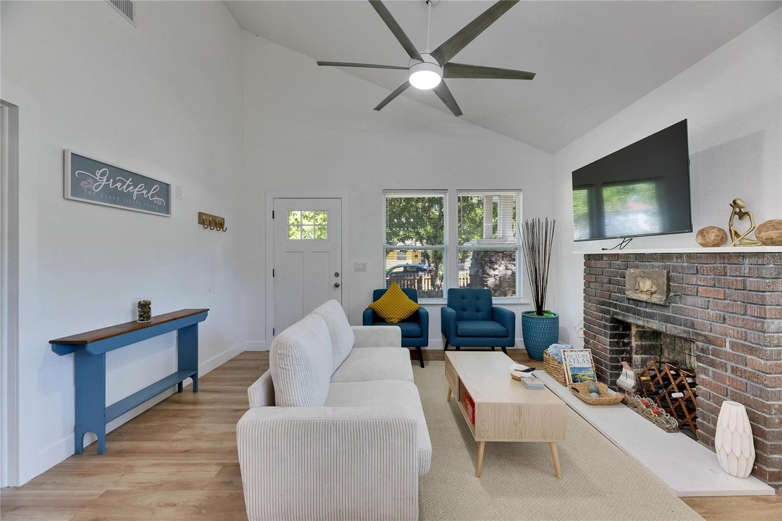 1021 E 25TH AVE, TAMPA, FL — photo 4