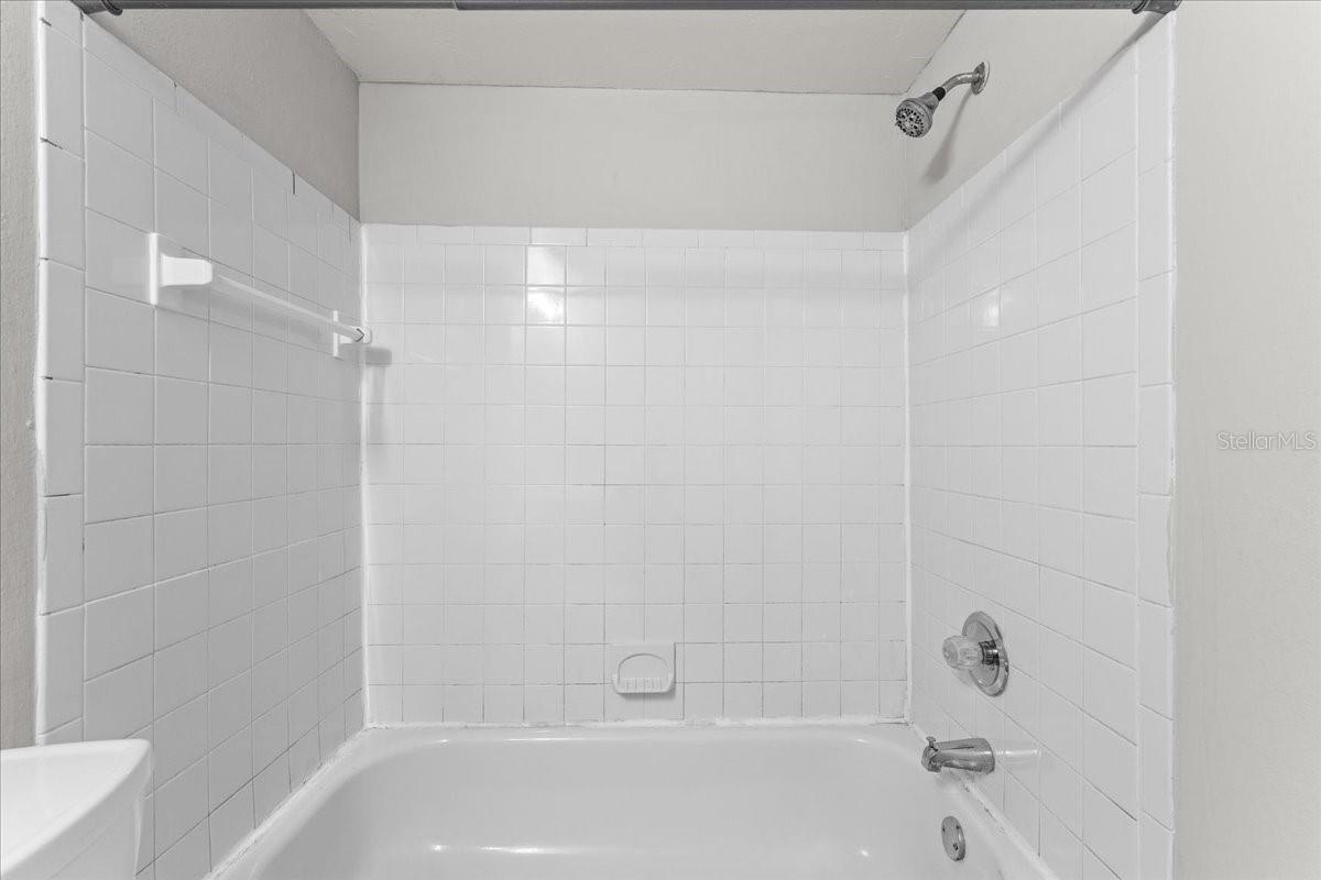 12407 OAK CEDAR PL #202, TAMPA, FL — photo 15