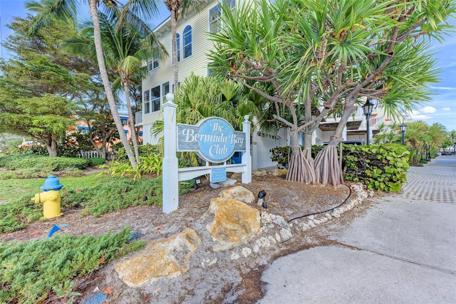 1469 GULF DR N, BRADENTON BEACH, FL — photo 2