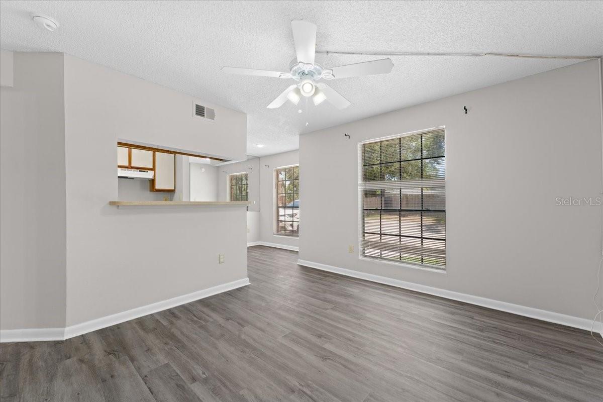 8641 FANCY FINCH DR #102, TAMPA, FL — photo 2