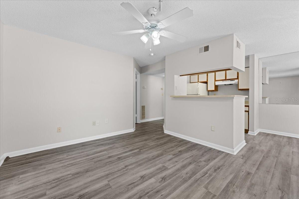 8641 FANCY FINCH DR #102, TAMPA, FL — photo 3