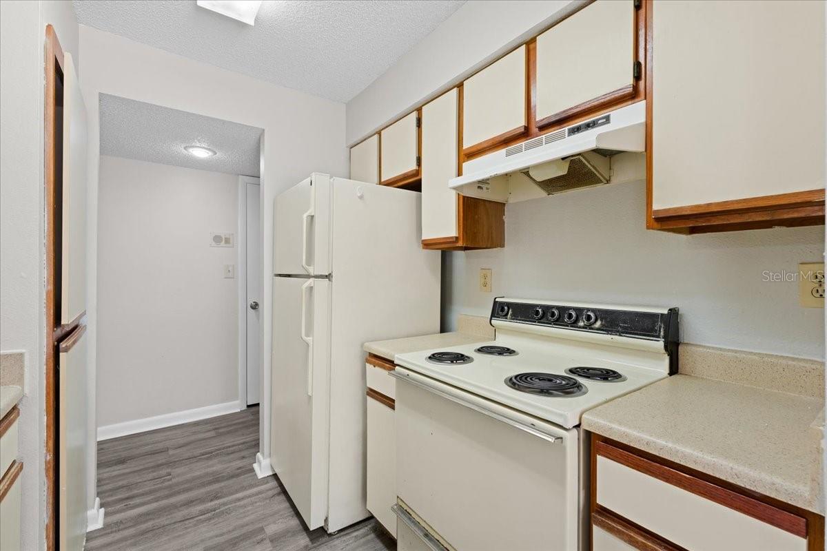 8641 FANCY FINCH DR #102, TAMPA, FL — photo 7