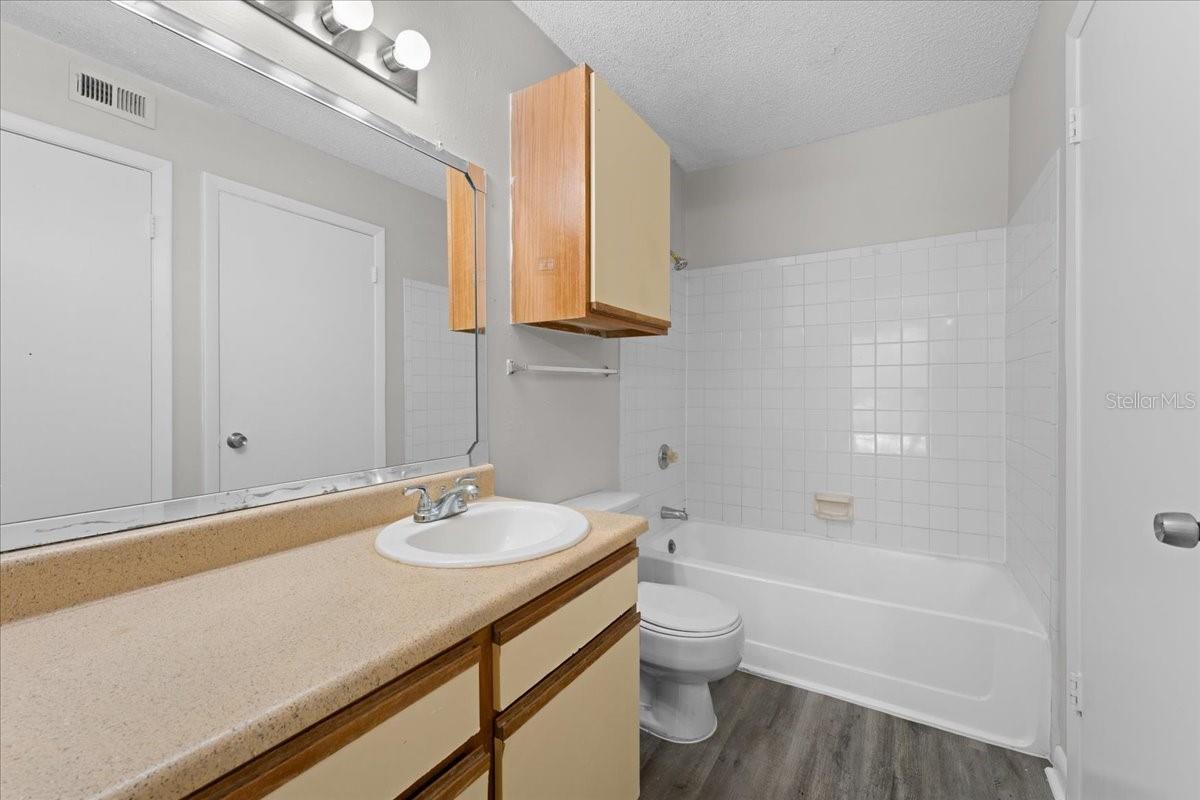 8641 FANCY FINCH DR #102, TAMPA, FL — photo 15