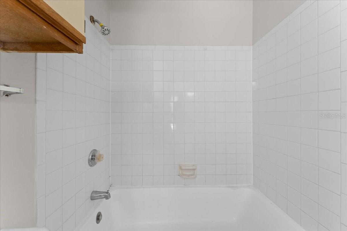 8641 FANCY FINCH DR #102, TAMPA, FL — photo 17
