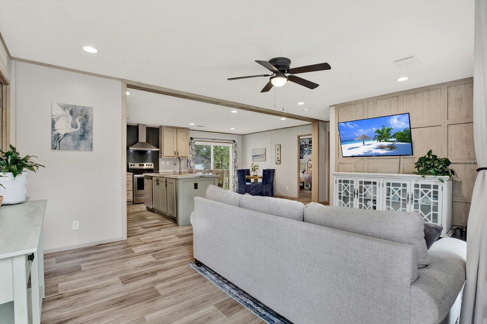 2845 N LAKEFRONT DR, HERNANDO, FL — photo 2