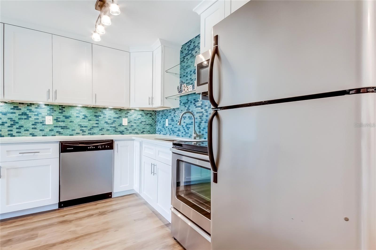 51 ISLAND WAY #104, CLEARWATER BEACH, FL — photo 8