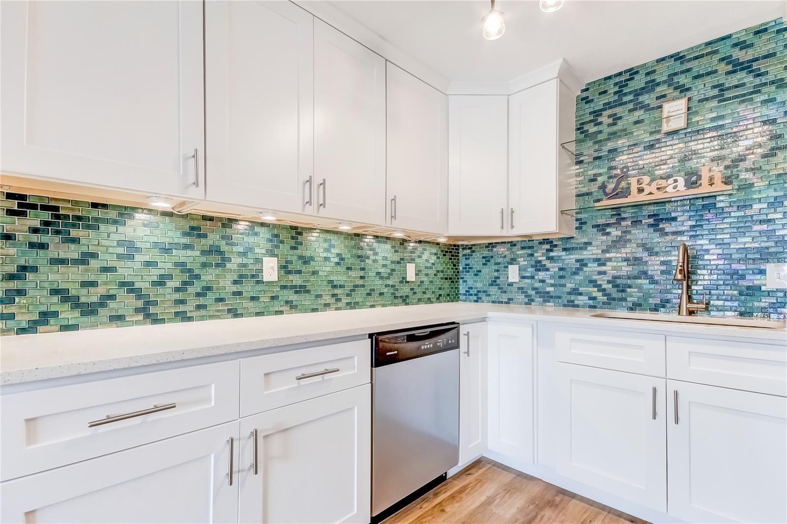 51 ISLAND WAY #104, CLEARWATER BEACH, FL — photo 16