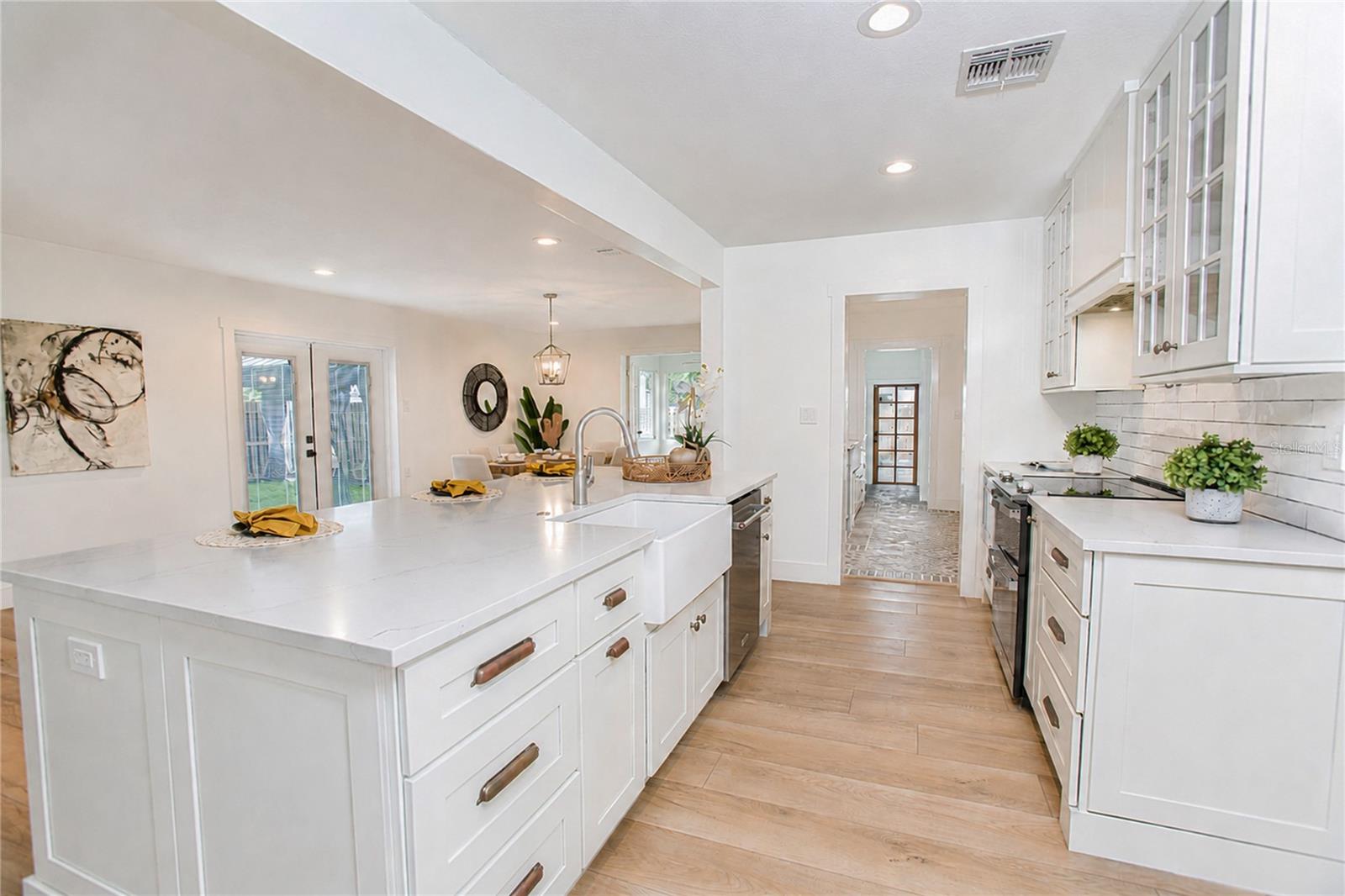 20 E DIVISION ST, WINTER GARDEN, FL — photo 11