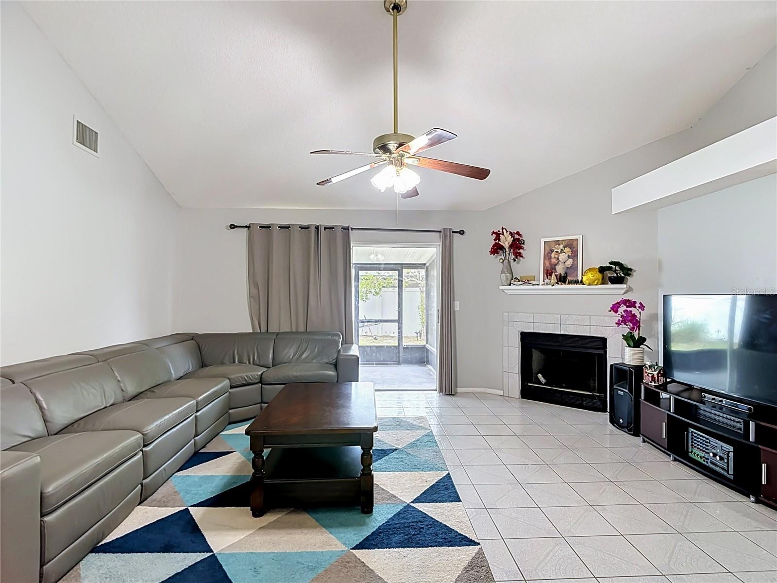 7110 HOLLOWELL DR, TAMPA, FL — photo 5