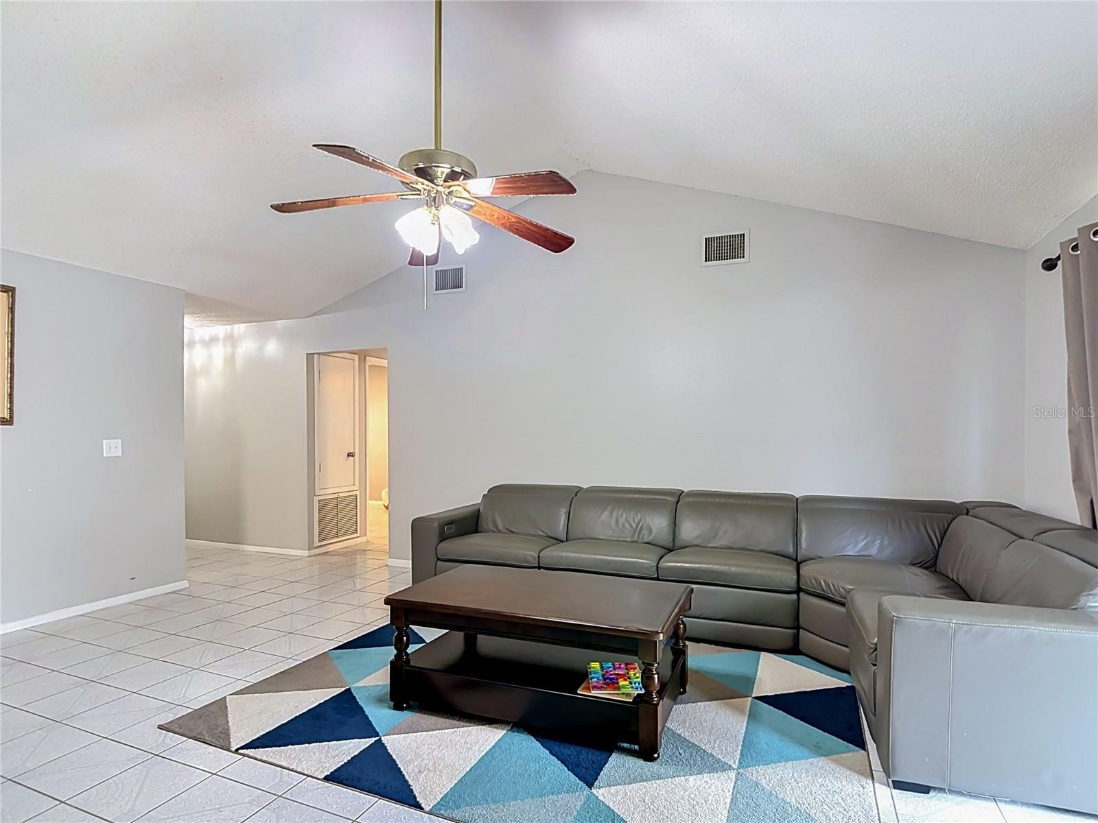 7110 HOLLOWELL DR, TAMPA, FL — photo 8