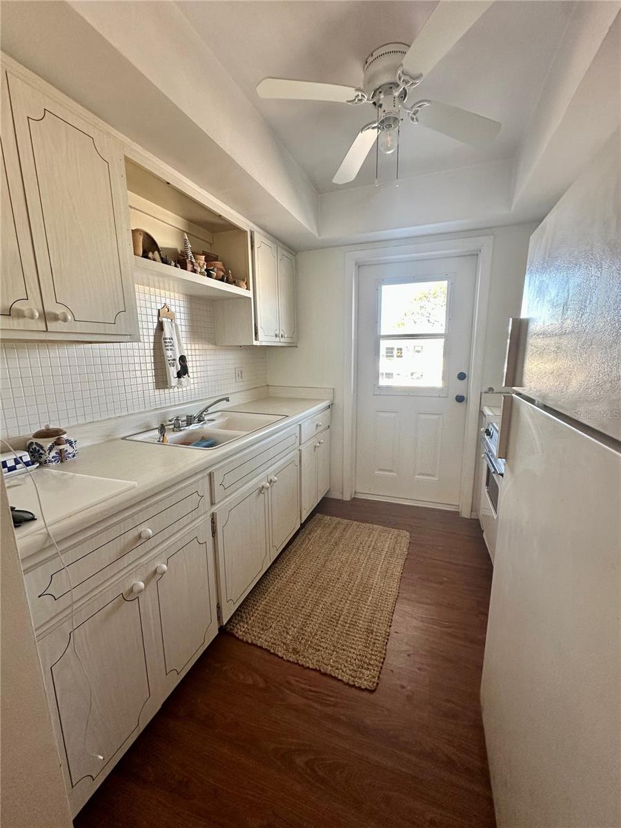1221 DREW ST #D9, CLEARWATER, FL — photo 10