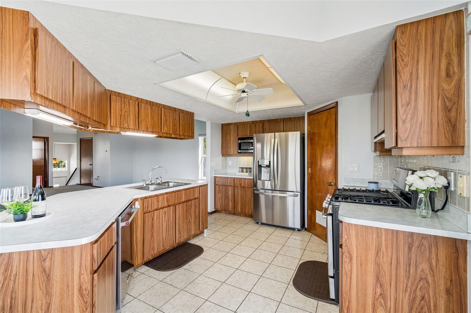 5247 TROPICAL PT, WEEKI WACHEE, FL — photo 30