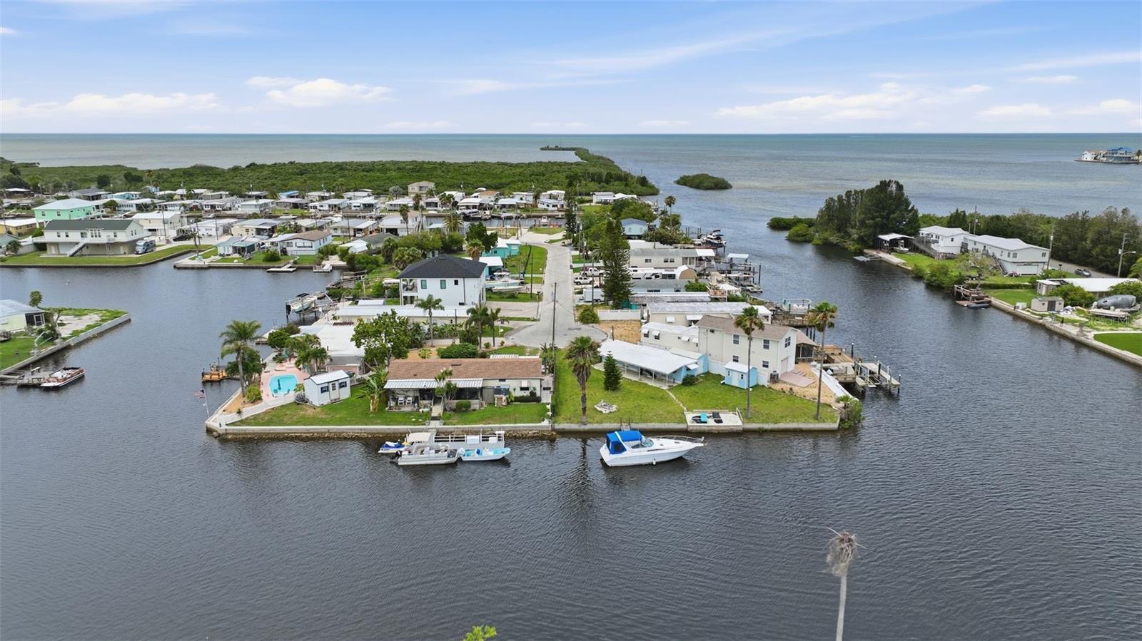 13039 PORT CT, HUDSON, FL — photo 4